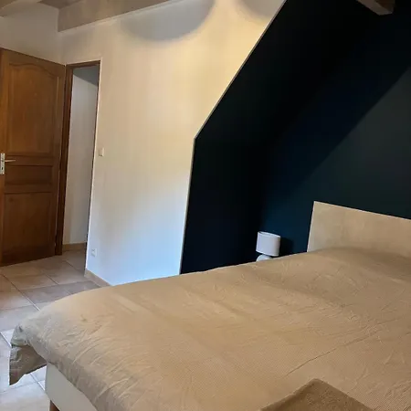 Charmante Vue Sur Les Montagnes *